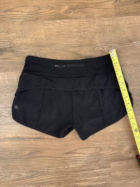Lululemon Black Women's Athletic Shorts with Hidden Zip Pocket Size 2